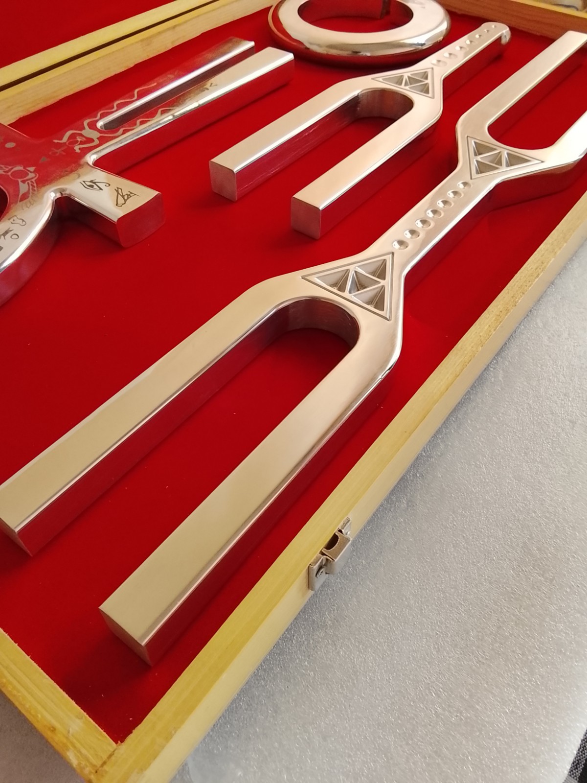 GIANT TUNING FORK WITH DnA KEY D288hz & C#528hz /WITH STRIKER