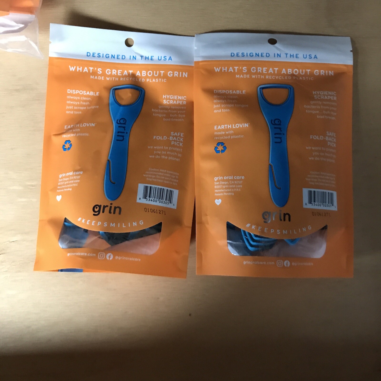 NEW 2pk 64ct EARTH LOVIN GRIN TONGUE CLEANER DISPOSABLE HYGIENIC SCRAPERS TRAVEL