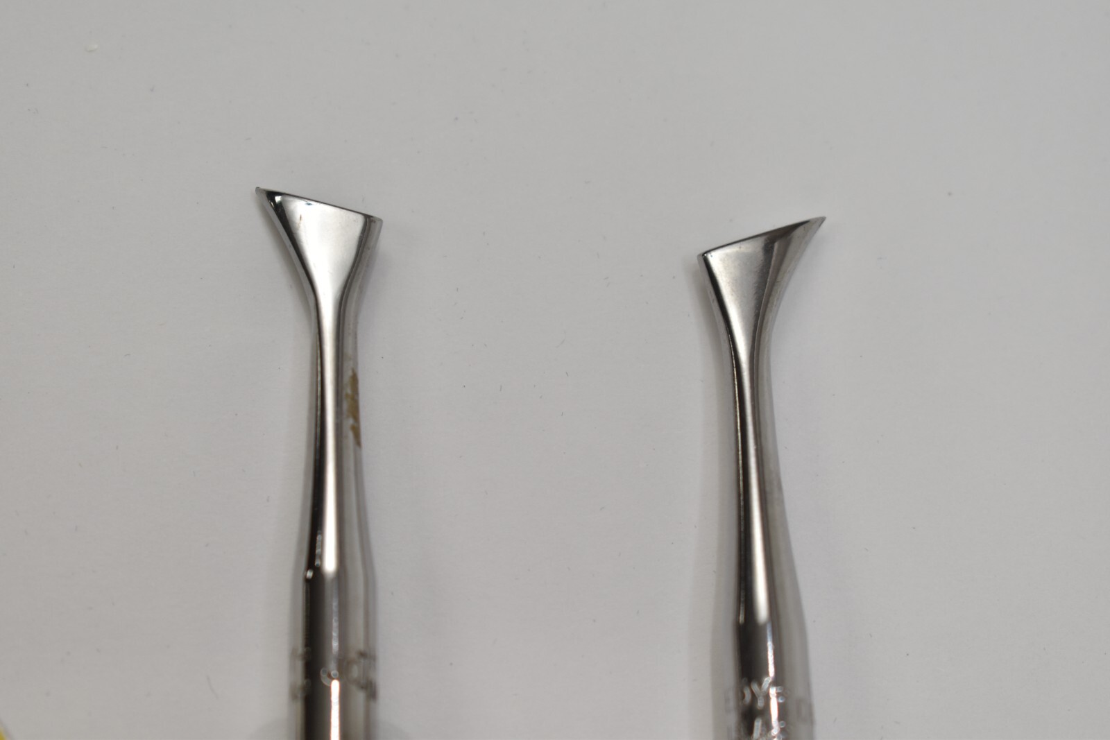 Hu-Friedy Dental Surgical ELEVATORS – SET of 2 Instruments – 25 & 26 CRYER