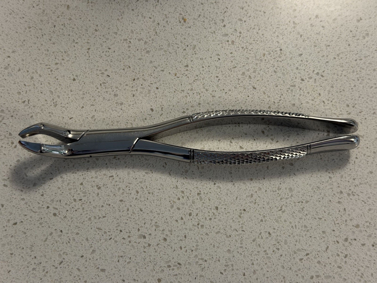 Hu-Friedy #210S Extraction Forceps, Upper 3rd Molar, Universal, E7 Germany