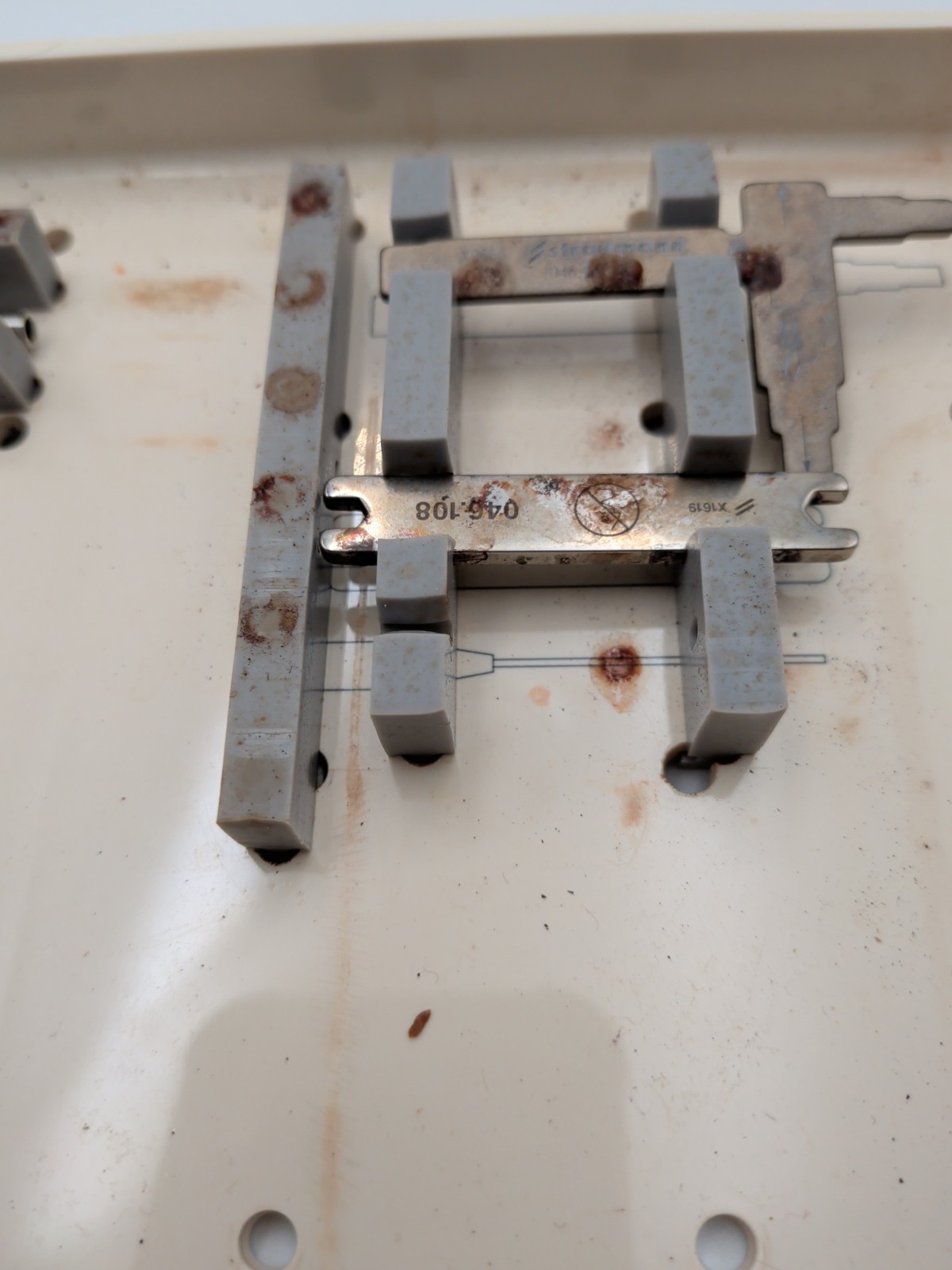 Straumann Surgical Solutions Cassette with Instruments – Set as Shown