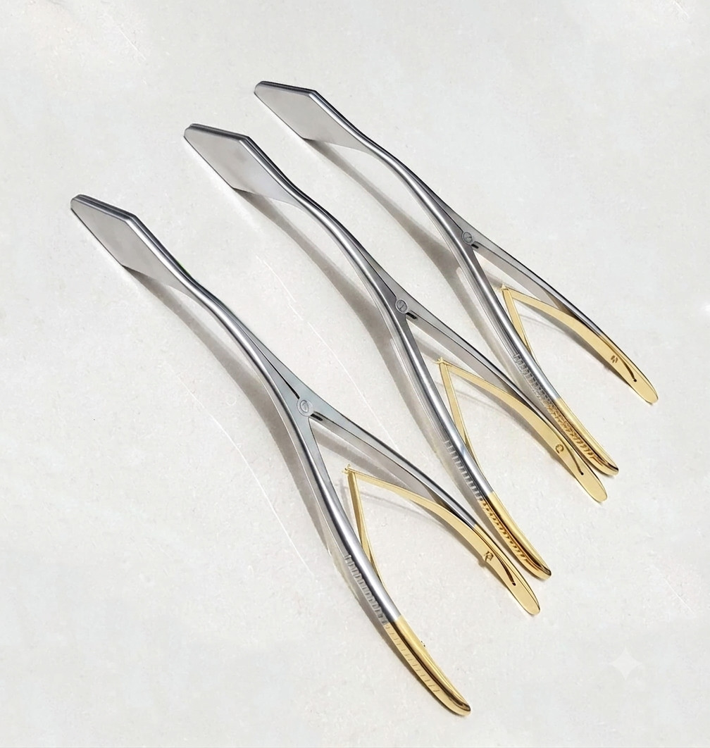 Breast And Facial Diamond Shaped Spreader, 22 & 29cm, With Gold Handle Instrumen